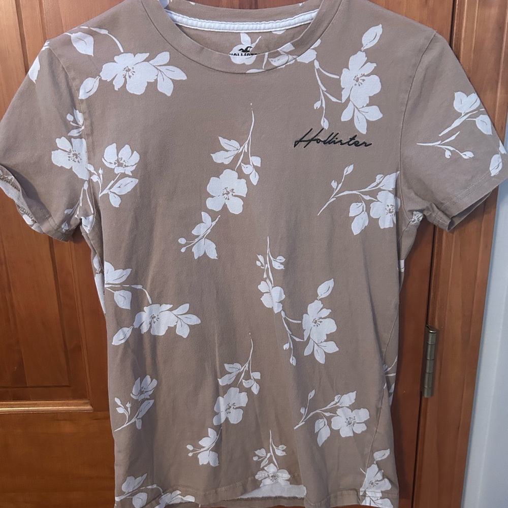 Hollister Brown Crew Neck Short Sleeve Graphic Tee